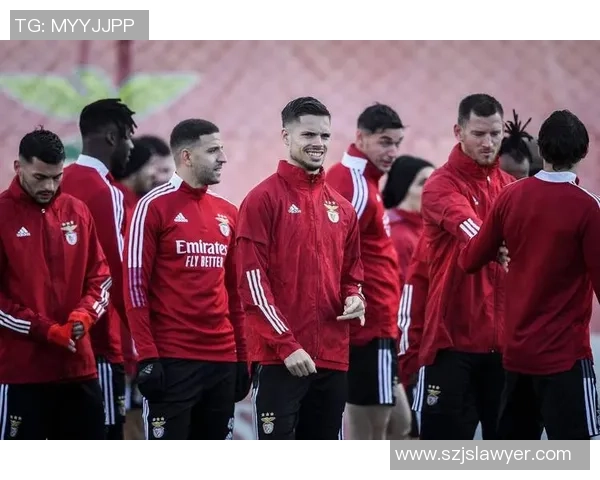 本菲卡与波尔图激战正酣谁将赢得这场足球巅峰对决